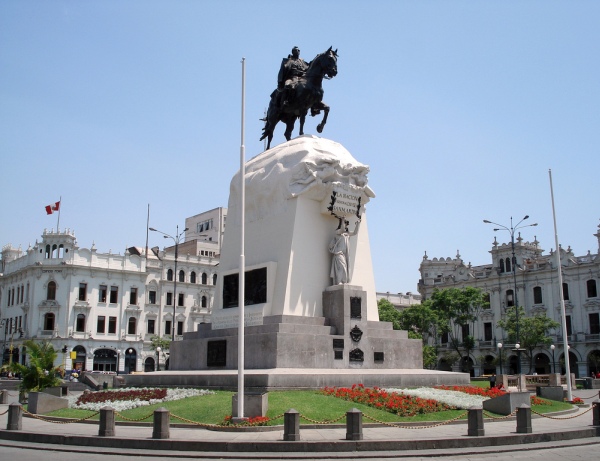 Площадь Сан-Мартин (Лима)
