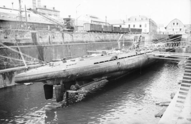База подводных лодок Кероман Лорьян