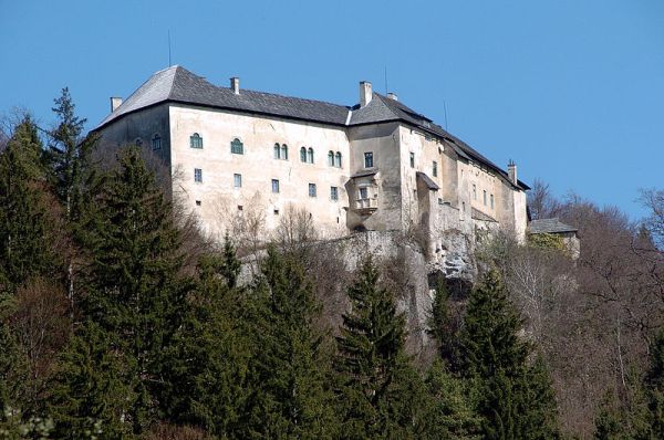 Замок Холенбург