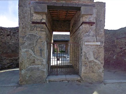 Дом Л. Цецилия Юкундуса (Помпеи)