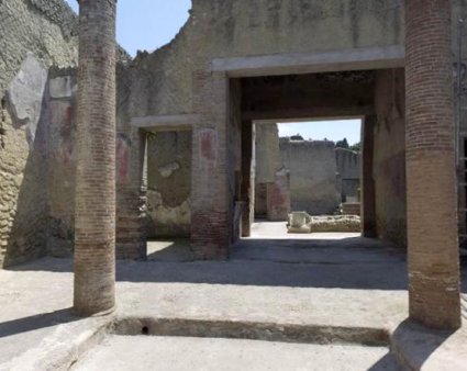 House of the Double Atrium (Casa a due atri) Herculaneum)