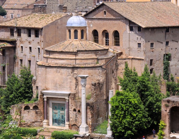 Храм Ромула или Церковь Святых Косьмы и Дамиана (Рим)
