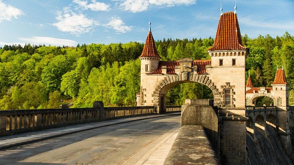 Двур Кралове-над-Лабем