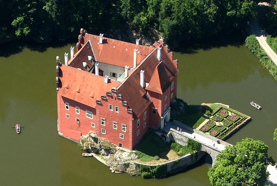 Червена Лхота