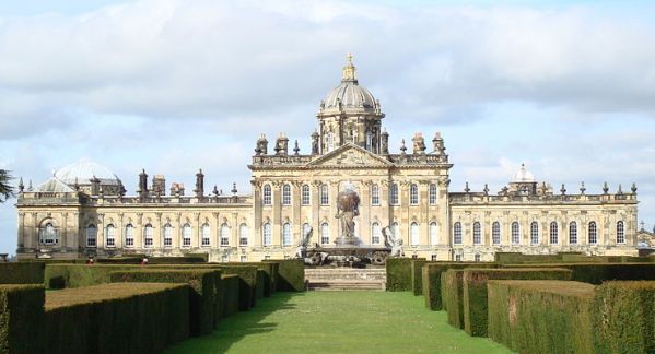 Замок Говард