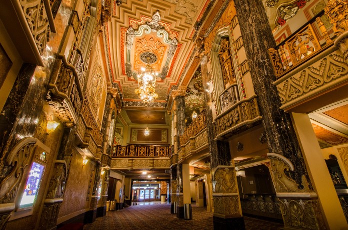 Восточный театр (Oriental Theater)